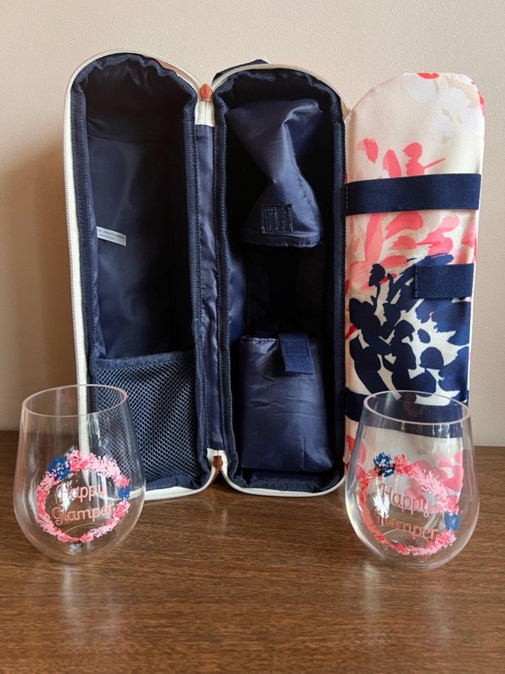 Charming Charlie Glamping Wine Bottle Holder Set w/ 2 Cups Outdoor Picnic Bag - Picture 4 of 10